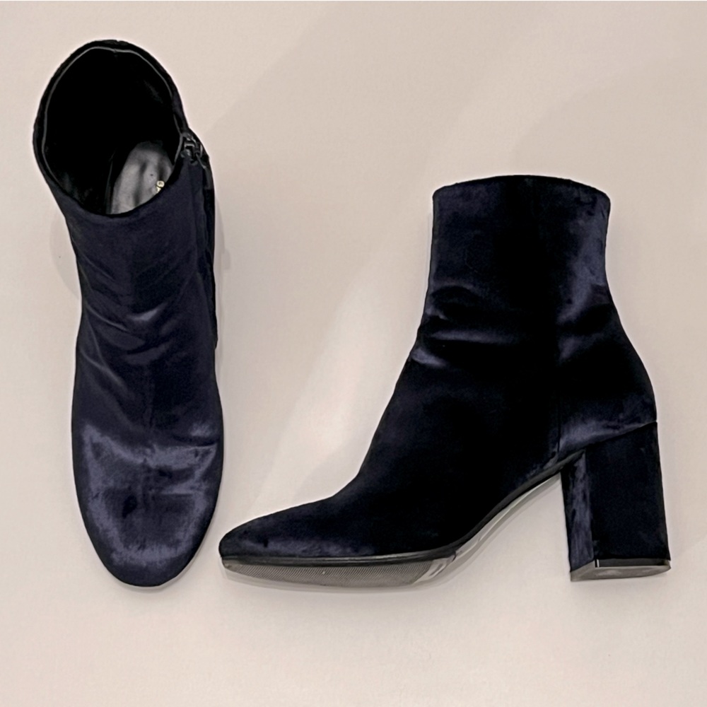 Balenciaga Royal Blue Velour Block Heal Boot, Size (41) fits like a size 9.5